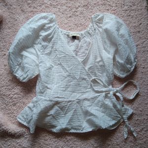 Medium White Universal Thread Wrap Peplum Top